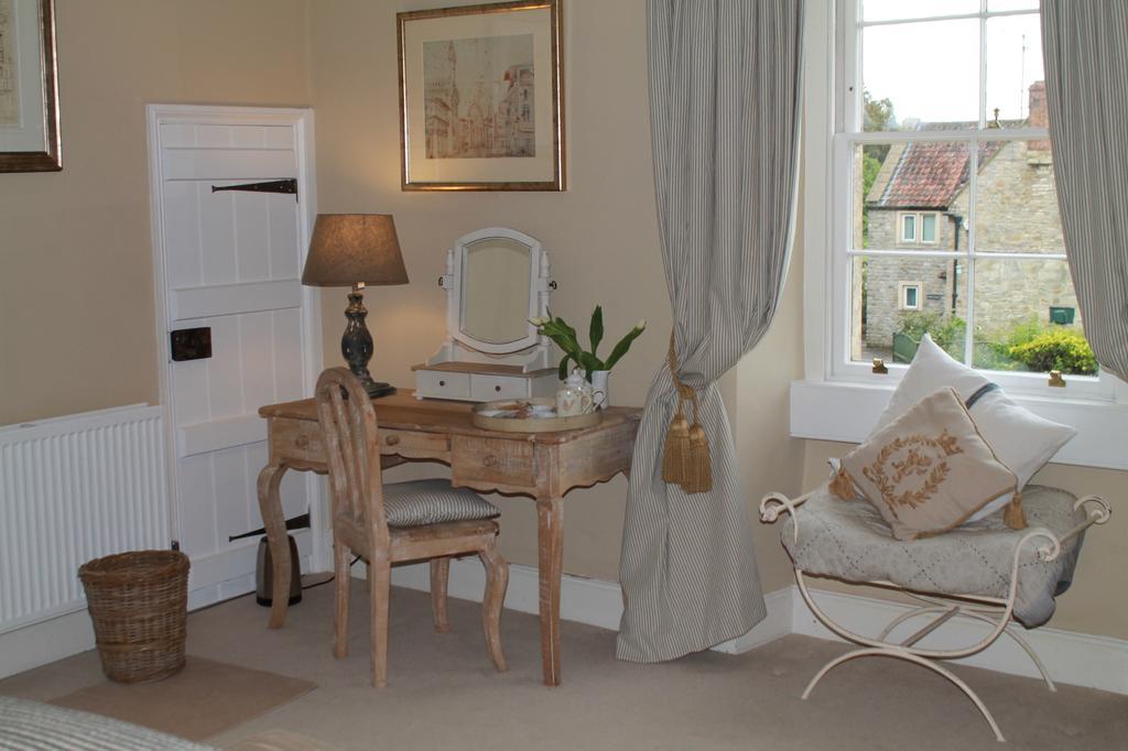 Roundhill Farmhouse Kelston Quarto foto